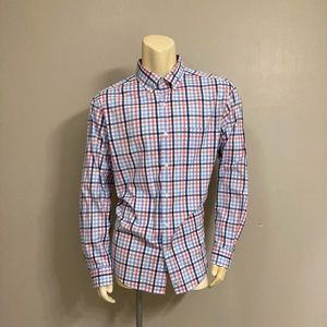 Vineyard vines button down shirt